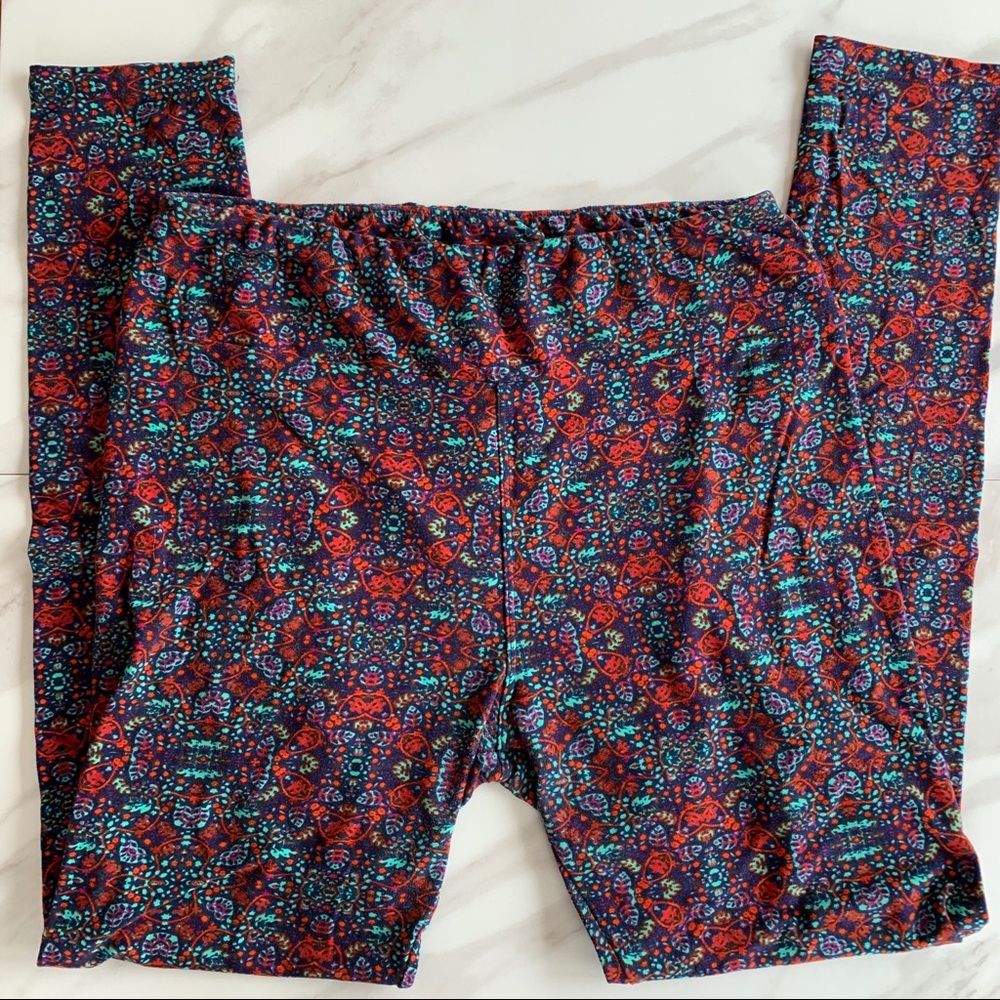 LuLaRoe Tall & Curvy Leggings